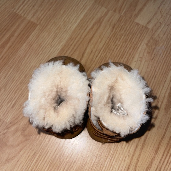 Toddler Ugg Faux Fur Lined Tan / Light Brown Boots Size Small - Picture 6 of 9